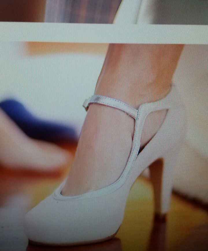 Estos son los zapatos: