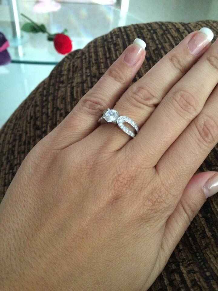 Pongamos todas nuestro anillo de compromiso - 1