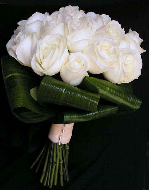 bonito ramo de rosas blanca