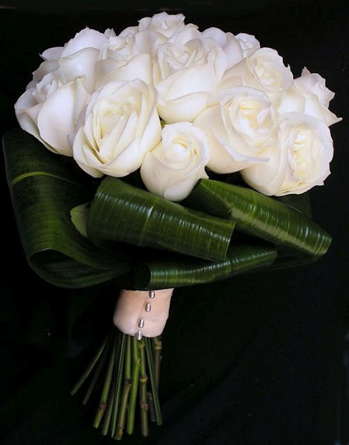 bonito ramo de rosas blanca