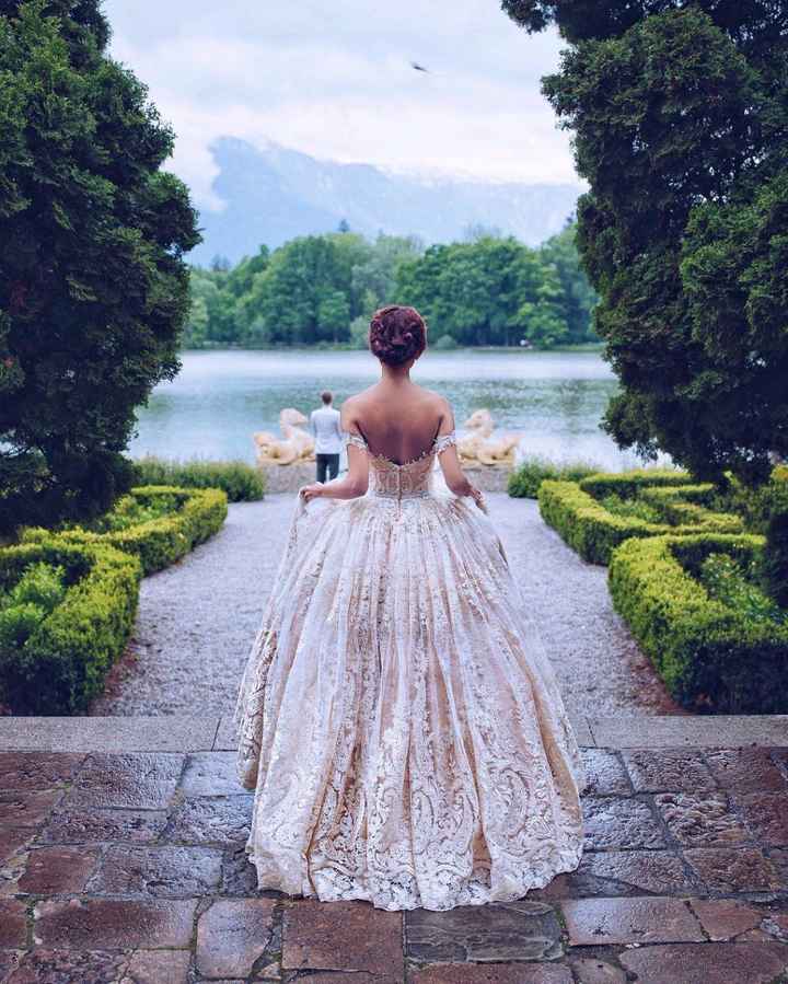¿Alguien sabe de quién es el vestido?