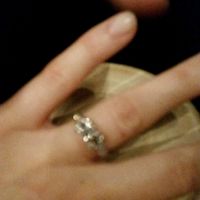 Pongamos todas nuestro anillo de compromiso - 1