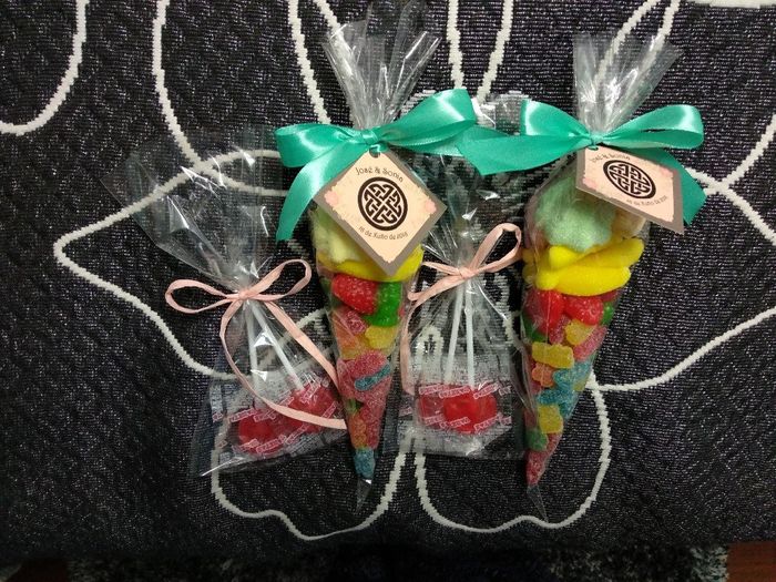 Conos de chuches y piruletas
