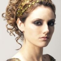 Maquillaje y peinado