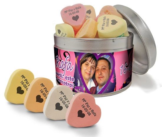 Lata con caramelos