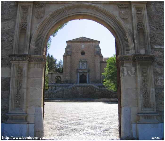 acceso al monasterio 2