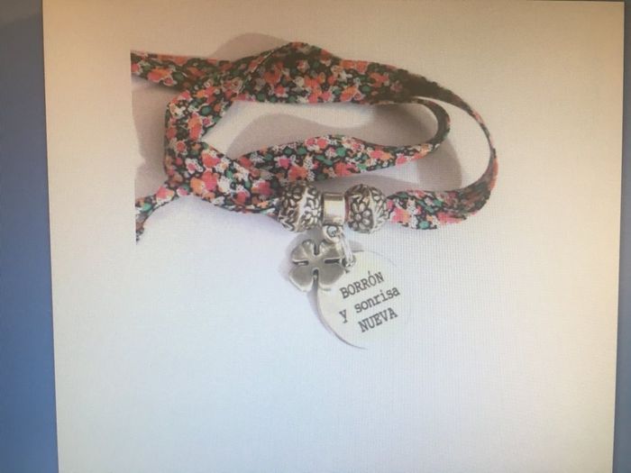 Pulseras con el vestido de novia - 1