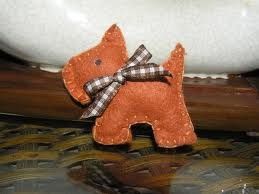 Perrito de fieltro