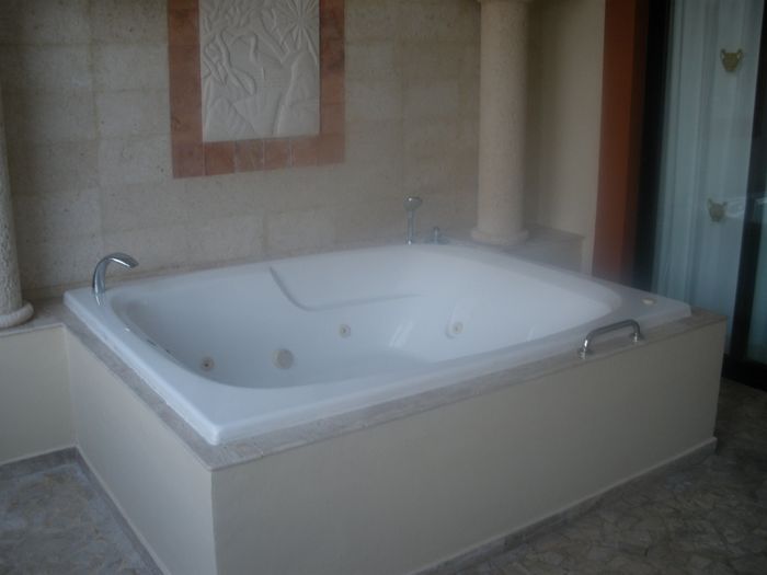 EL JACUZZI DE LA TERRAZA