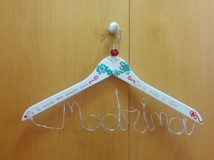 Percha personalizada - 1