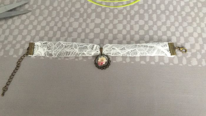 Pulseras con tela de vestido - 1