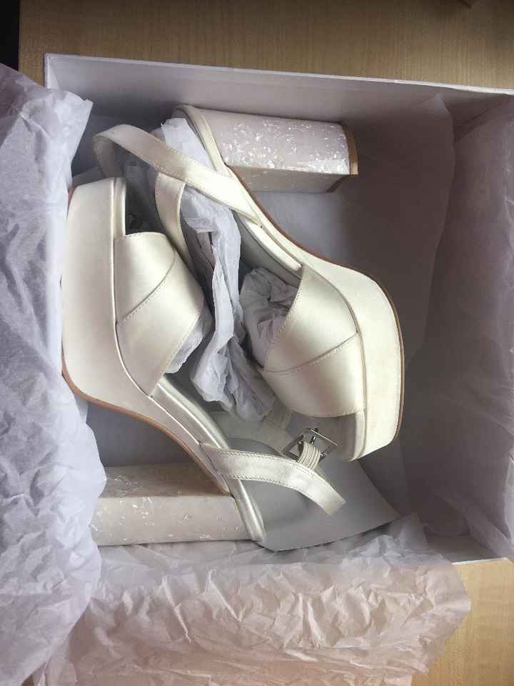 Los zapatos en su caja :D