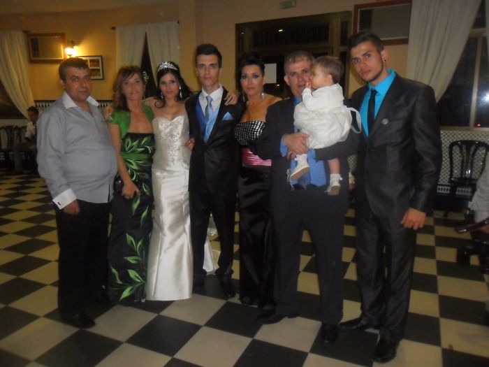 nuestros padres,mi hermano y hija
