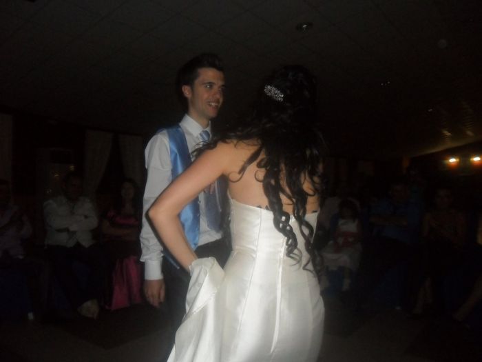 cantando y bailandole a mi mario