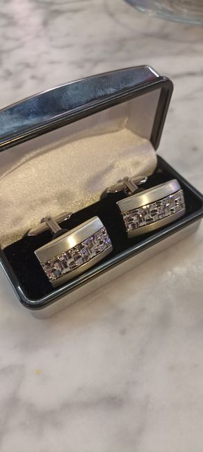 3 complementos de novio originales, ¡vota por tu favorito! 😎 1