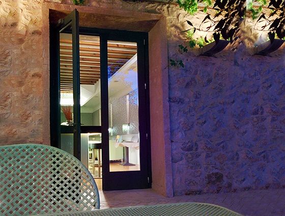 Patio de entrada al restaurante