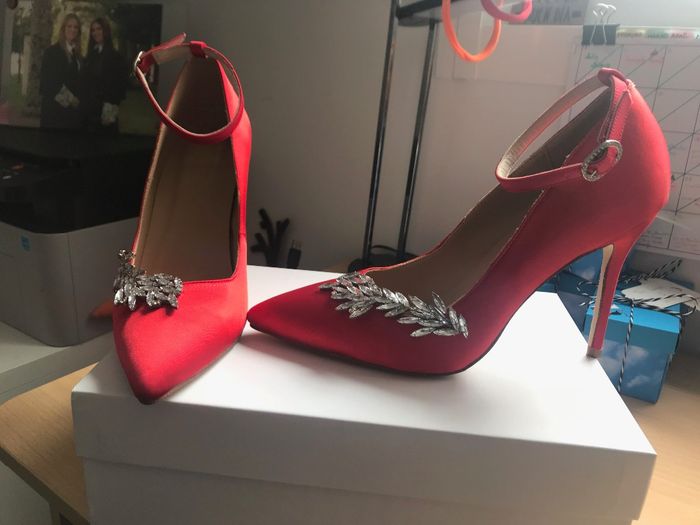 Mis zapatos con la correa 