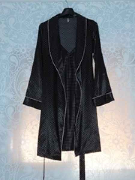 Camison y bata para peinado y maquillaje