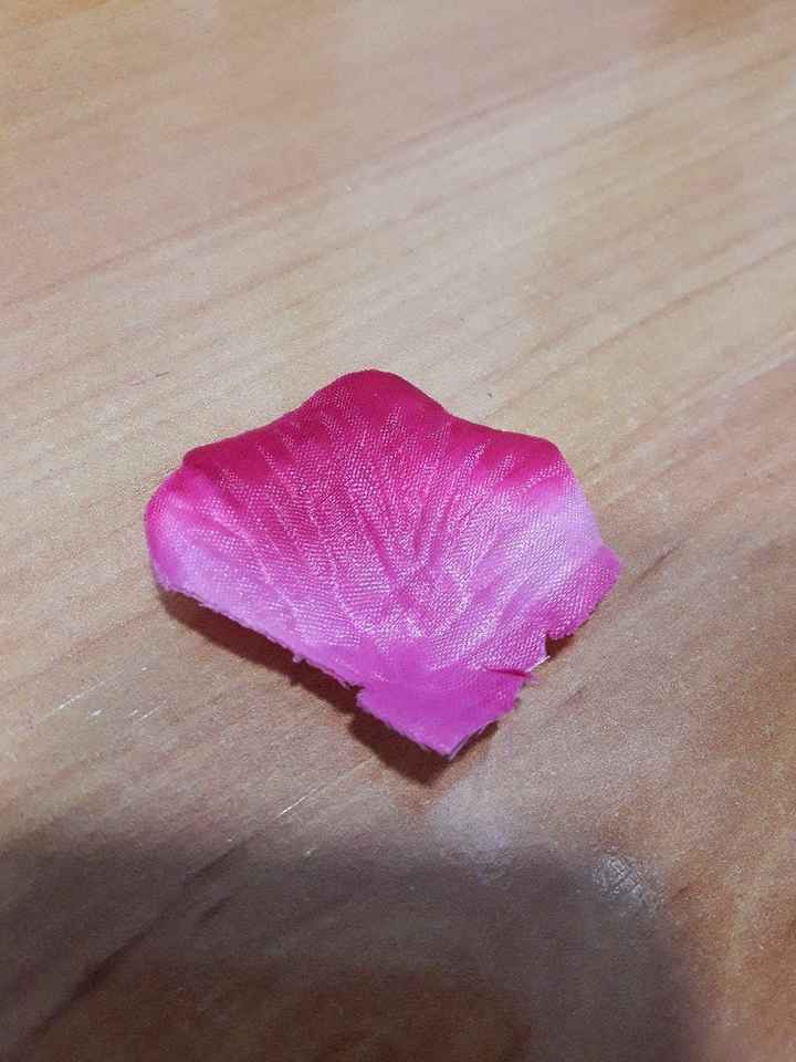  Pétalos de rosa de tela - 1