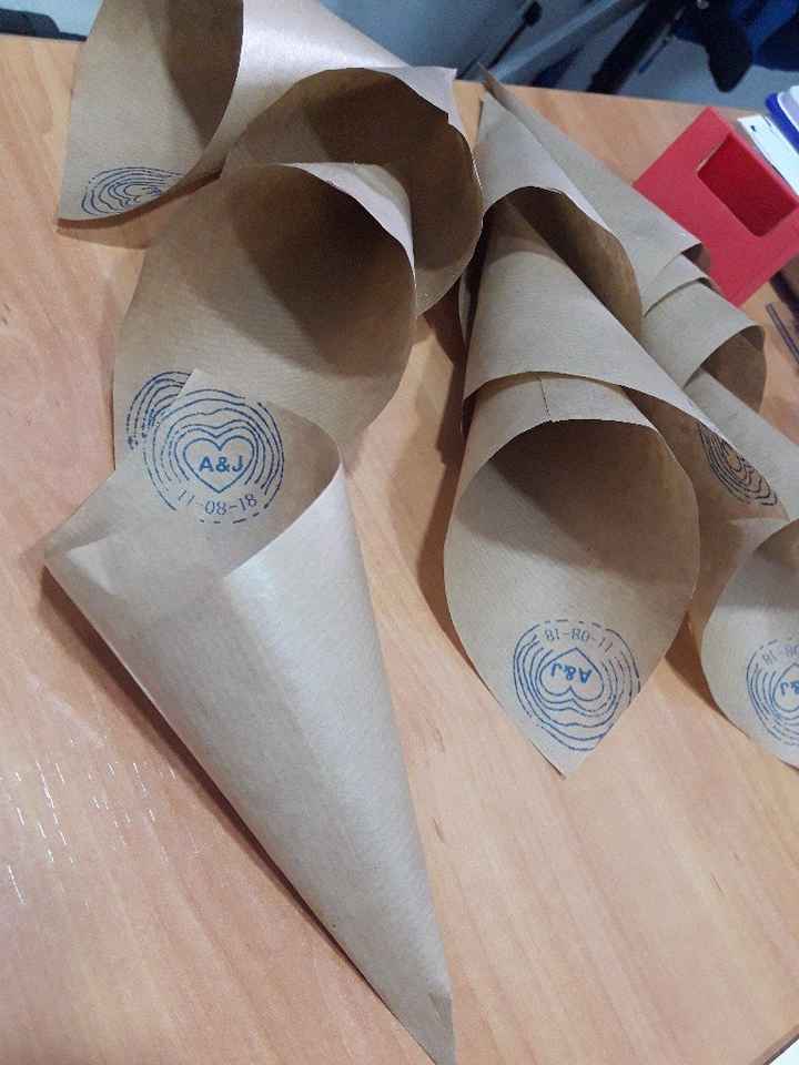 Conos con pétalos por fin terminados - 6