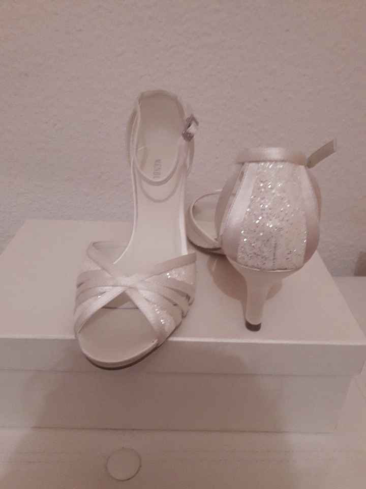 Mis zapatos para el día b - 2