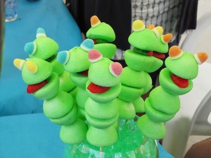 Cómo presentar las chuches en mesas dulces 29