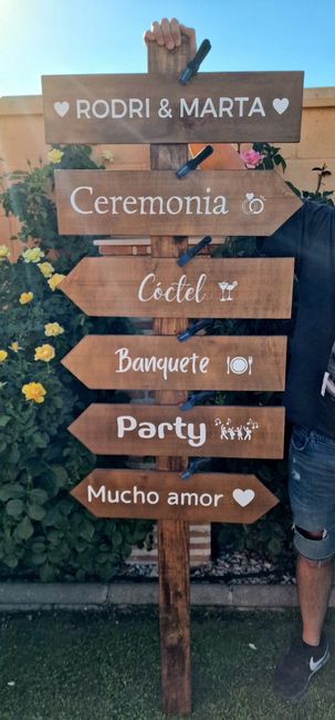 Cartel de bienvenida y botes decoración mesa 3