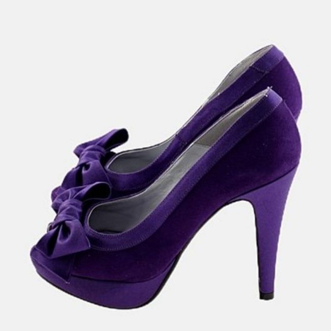 En este día inspiración de zapatos morados!! 💜 3