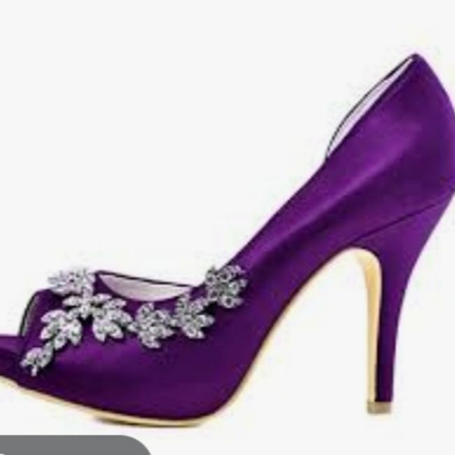 En este día inspiración de zapatos morados!! 💜 8