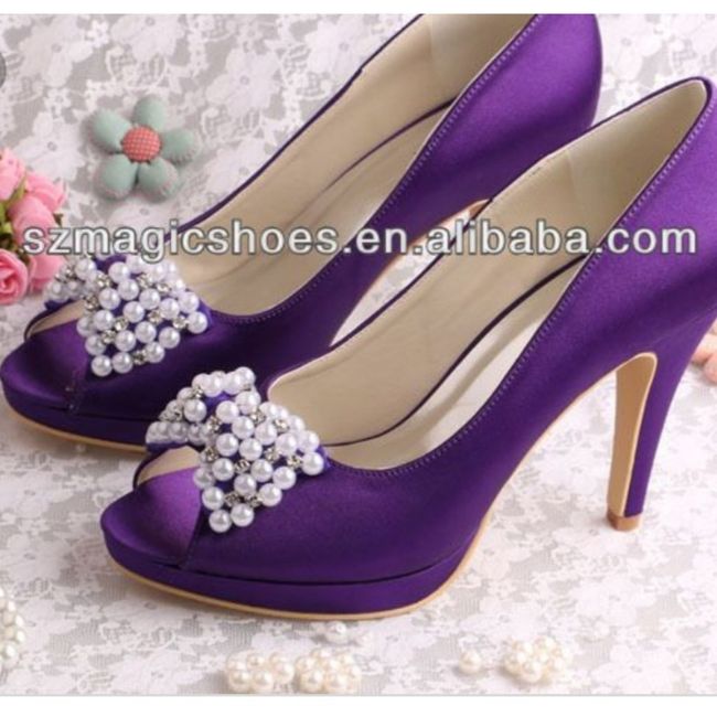 En este día inspiración de zapatos morados!! 💜 10