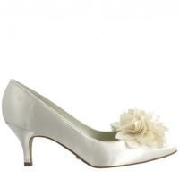 Mis zapatos de novia.