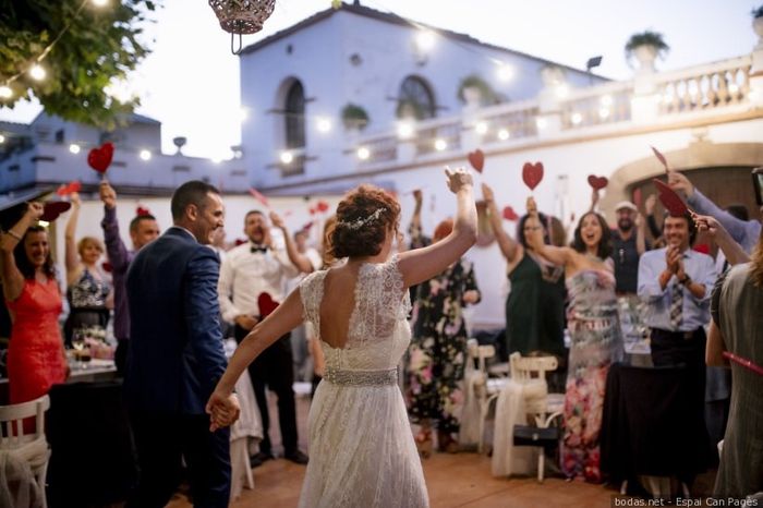 Entrada de los novios al banquete
