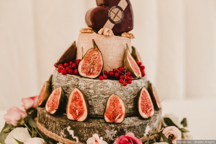 Tarta de boda con frutas