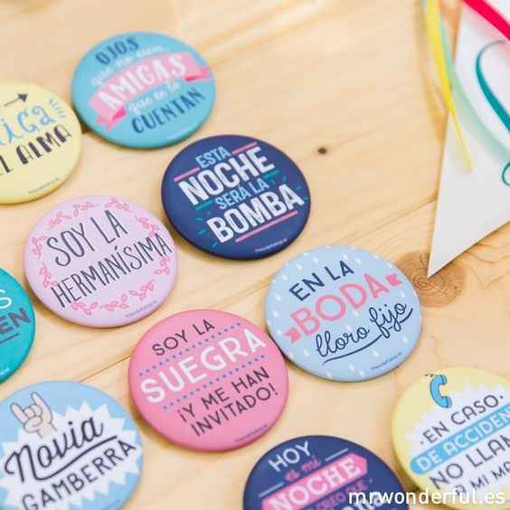 Chapas para invitados boda