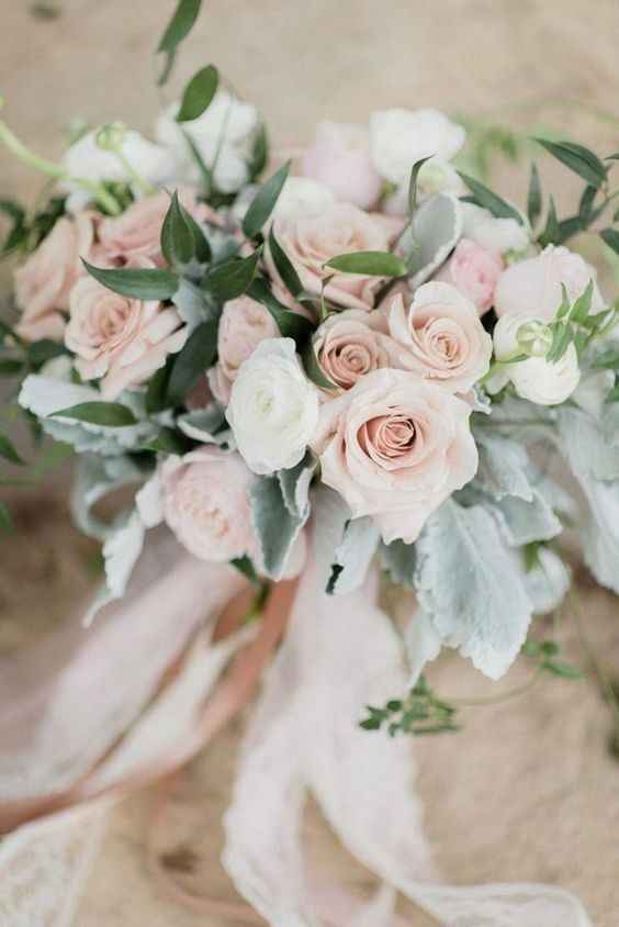 Ramo de novia con rosas