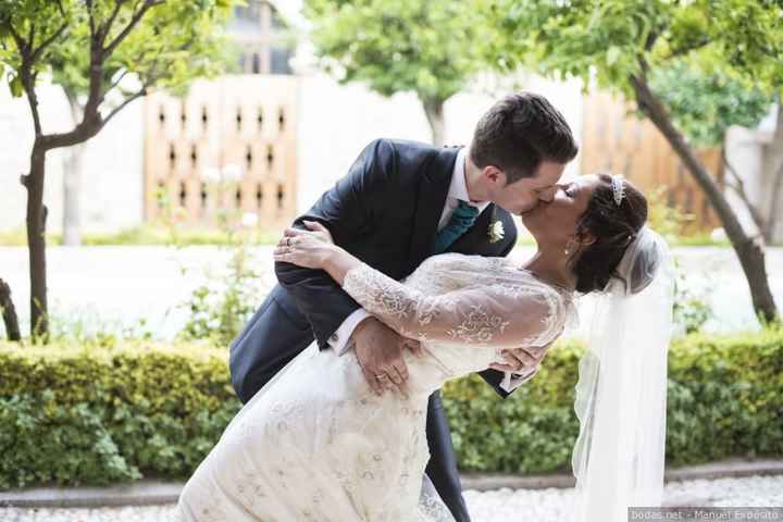 Primer beso de boda