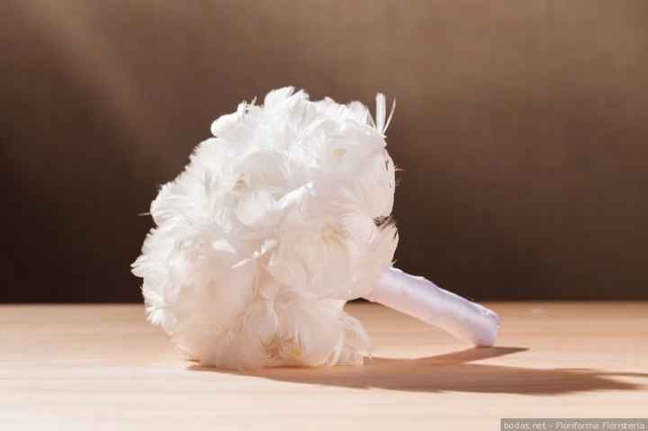 Ramo de novia con plumas