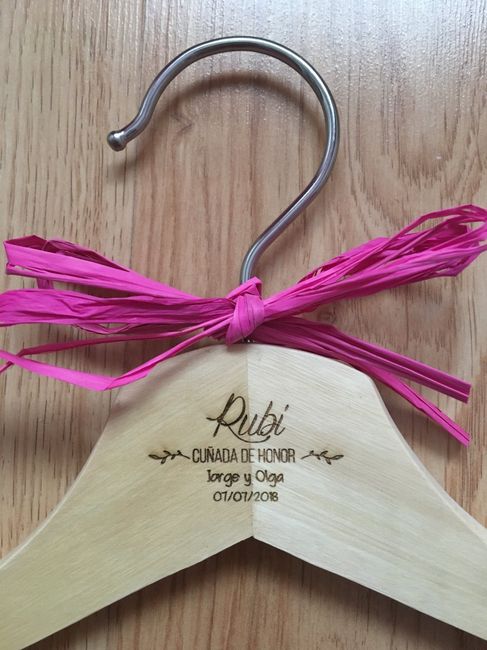 Perchas personalizadas por 6€ 3