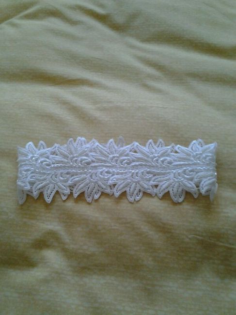 TIARA HECHA POR MI TIA