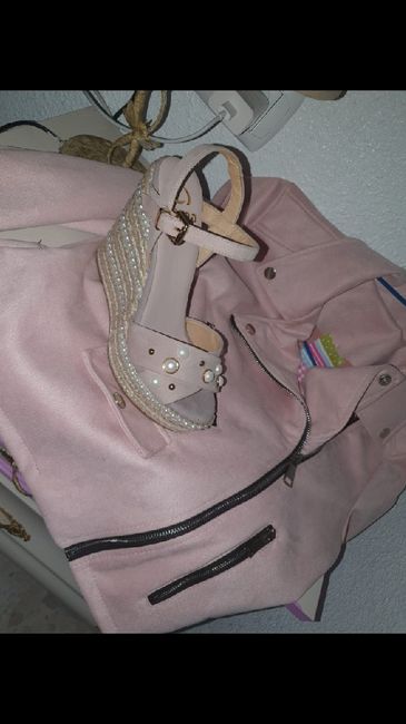 Tenéis dos zapatos?? - 1