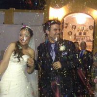 lluvia de confetti y petalos