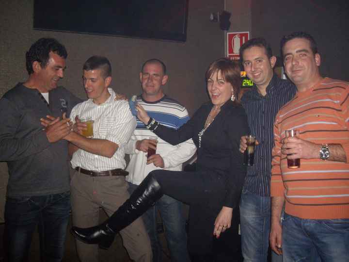 CON LOS AMIGOS DE FIESTA