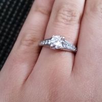 Pongamos todas nuestro anillo de compromiso - 1
