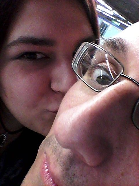 Beso en fiestas