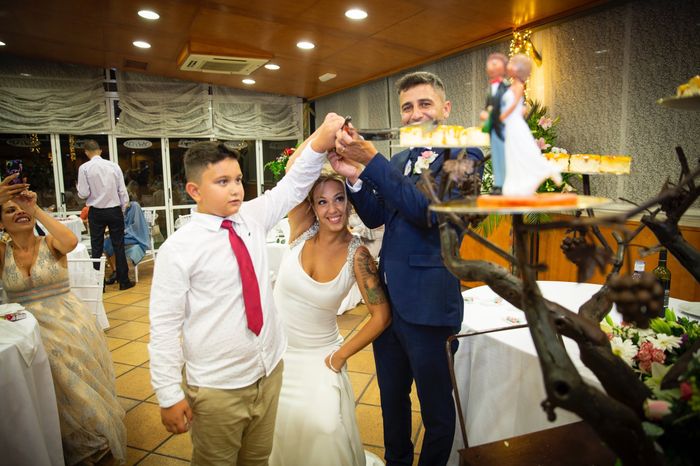 Cortar la tarta de boda, sí o no 2