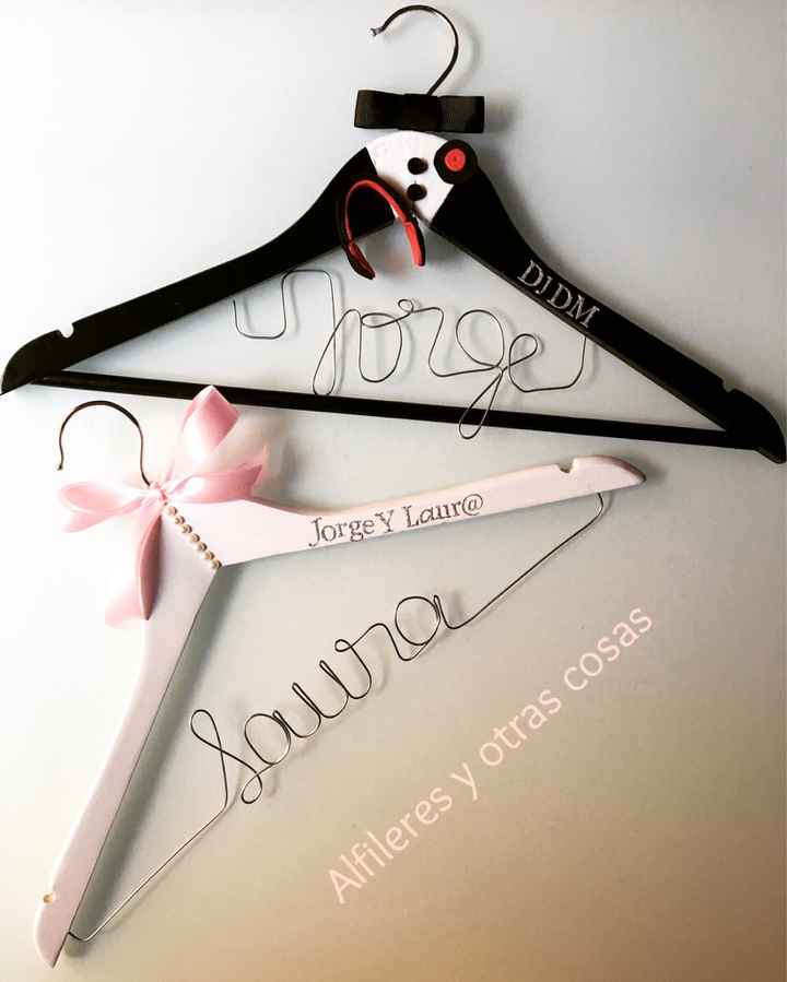 Perchas personalizadas para las damas de honor - 2
