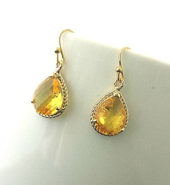 Pendientes con toque amarillo 1