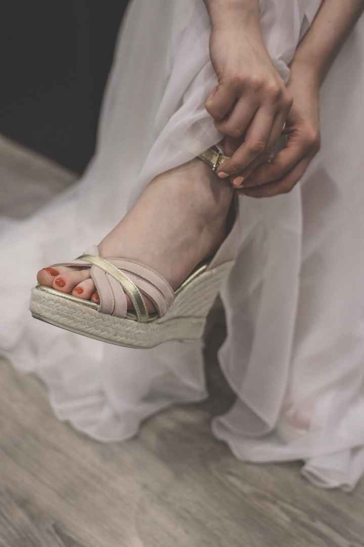 Zapatos, inspiración dorada - 1