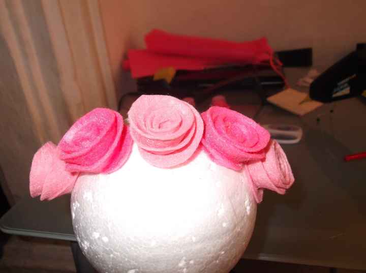 rosas de fieltro y bola