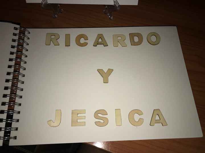Libro de firmas y carteles - 4
